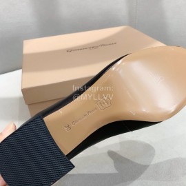 Gianvito Rossi New Gold Button High Heel Leather Shoes For Women Black