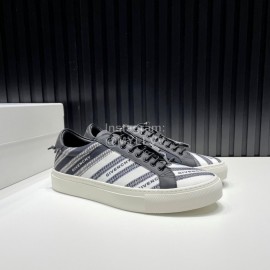 Givenchy Calf Leather Casual Sneakers Black For Men And Women