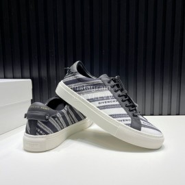 Givenchy Calf Leather Casual Sneakers Black For Men And Women