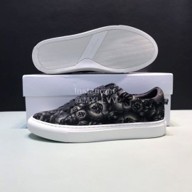 Givenchy Calf Leather Lace Up Casual Shoes For Men Black
