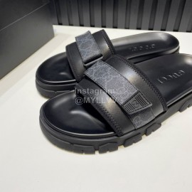 Gucci Cowhide Logo Printed Slippers For Men Gray