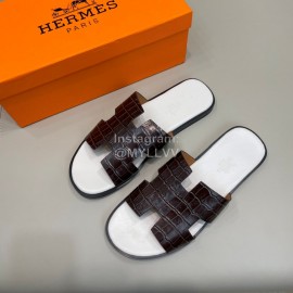 Hermes Summer Crocodile Pattern Leather Slippers For Men Brown