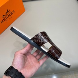 Hermes Summer Crocodile Pattern Leather Slippers For Men Brown