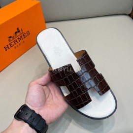 Hermes Summer Crocodile Pattern Leather Slippers For Men Brown