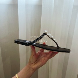 Jimmy Choo New Pearl Cowhide Flip Flops For Women Black