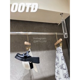 Lost In Echo Sheepskin Thick Soled Sandals For Women Beige