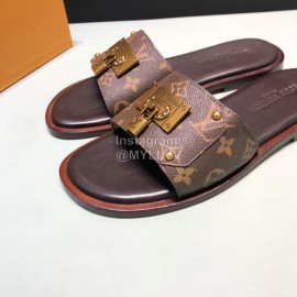 LV Antique Bronze Padlock Cowhide Slippers For Men Brown