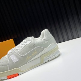 LV Calf Leather Lace Up Sneakers For Men Gray