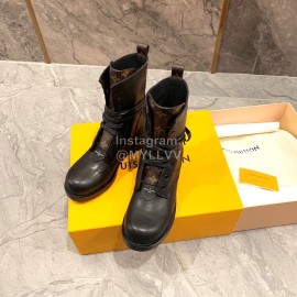 Lv Autumn Winter Calf Leather Locomotive Strap Boots