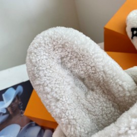 Lv Warm Wool Slippers For Women White