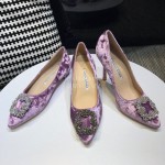 Manolo Blahnik Elegant Diamond Buckle Velvet Shoes For Women Purple