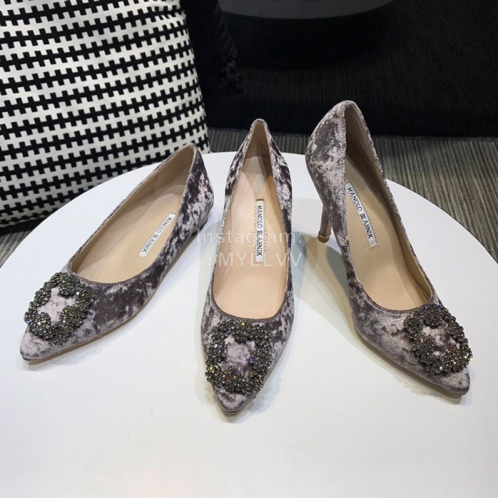 Manolo Blahnik Elegant Diamond Buckle Velvet Shoes For Women Gray