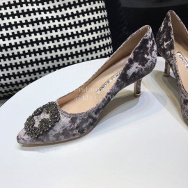 Manolo Blahnik Elegant Diamond Buckle Velvet Shoes For Women Gray