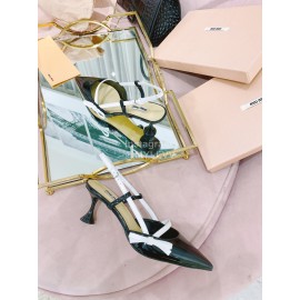 Miumiu Fashion Patent Leather Pointed High Heels For Women Black