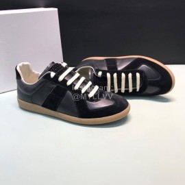 Margiela Cowhide Suede Lace Up Sneakers For Men And Women Black