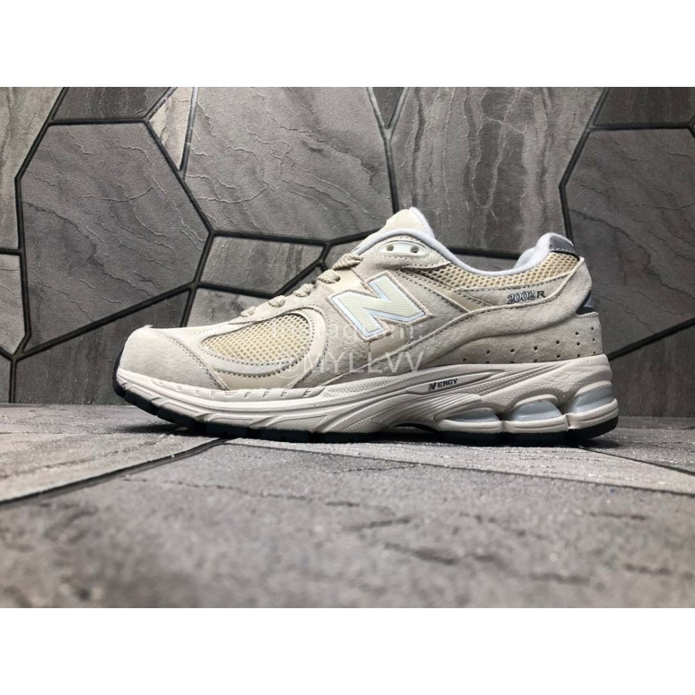 New Balance Mesh Sneakers For Men And Women Beige