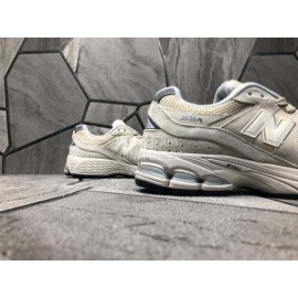 New Balance Mesh Sneakers For Men And Women Beige