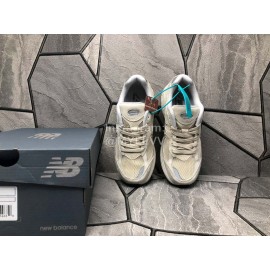 New Balance Mesh Sneakers For Men And Women Beige