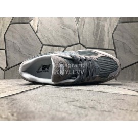 New Balance Mesh Sneakers For Men And Women Coffee