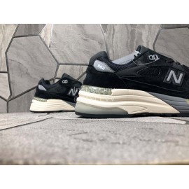 New Balance Mesh Sportshoes For Men And Women Black