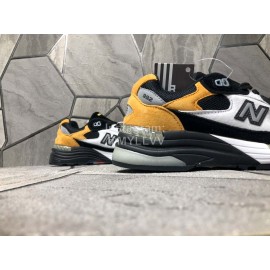 New Balance Mesh Sportshoes For Men And Women Brown