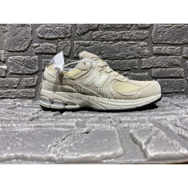 New Balance 2002r Vintage Sneakers Beige