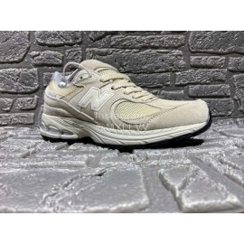 New Balance 2002r Vintage Sneakers Beige