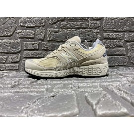 New Balance 2002r Vintage Sneakers Beige