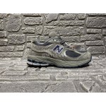 New Balance 2002r Vintage Sneakers For Men And Women