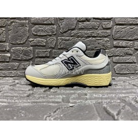 New Balance 2002r Vintage Sneakers