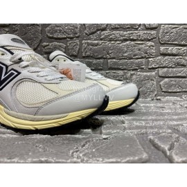 New Balance 2002r Vintage Sneakers