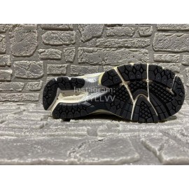 New Balance 2002r Vintage Sneakers