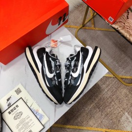 Sacai Co Branded Nike Dnoble Swoosh Logo Sneakers For Men And Women Black