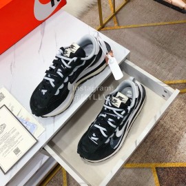 Sacai Co Branded Nike Dnoble Swoosh Logo Sneakers For Men And Women Black