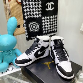 Air Jordan 1 Midlight Bone Wool High Top Sneakers For Women White