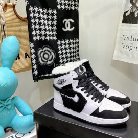 Air Jordan 1 Midlight Bone Wool High Top Sneakers For Women White