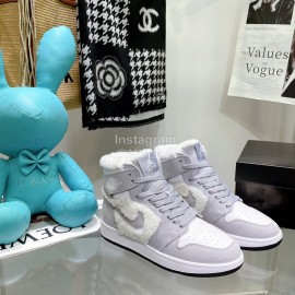 Air Jordan 1 Midlight Bone Wool High Top Sneakers For Women Gray