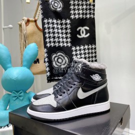 Air Jordan 1 Midlight Bone Wool High Top Sneakers For Women Black