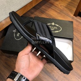 Prada Fashion Cowhide Flip Flops For Men Black