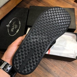 Prada Fashion Cowhide Flip Flops For Men Black