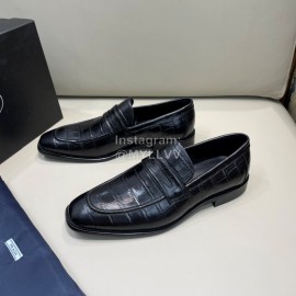 Prada Crocodile Pattern Leather Casual Loafers For Men Black