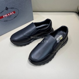 Prada Classic Cowhide Casual Sneakers For Men Black