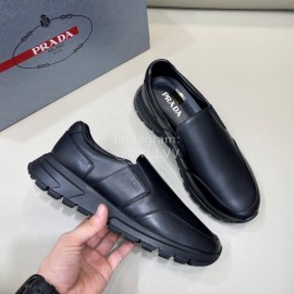 Prada Classic Cowhide Casual Sneakers For Men Black