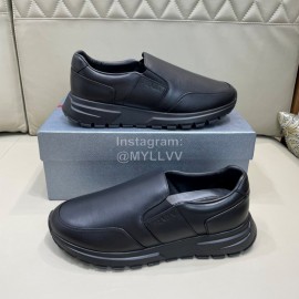 Prada Classic Cowhide Casual Sneakers For Men Black