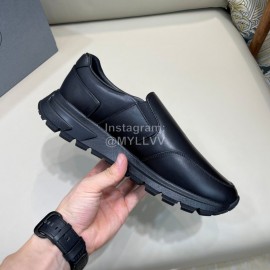 Prada Classic Cowhide Casual Sneakers For Men Black