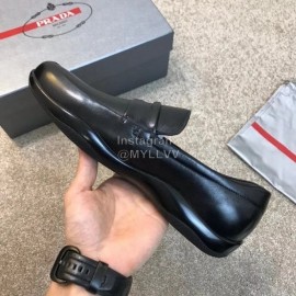 Prada Cowhide Casual Business Loafers For Men Black