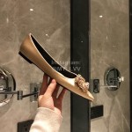 Roger Vivier Fine Rhinestone Sheepskin Flat Heels For Women Gold