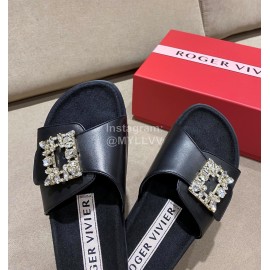 Roger Vivier Fashion Spring Summer Diamond Buttons Button Slippers Black