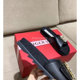 Roger Vivier Fashion Spring Summer Diamond Buttons Button Slippers Black