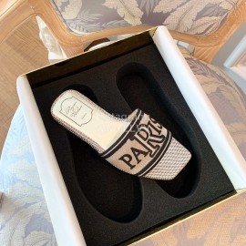 Roger Vivier Summer Embroidered Canvas Leather Flat Heel Slippers